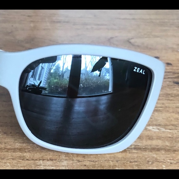 ZEAL (by Maui Jim) Polarized Women’s Sunglasses - Picture 2 of 8